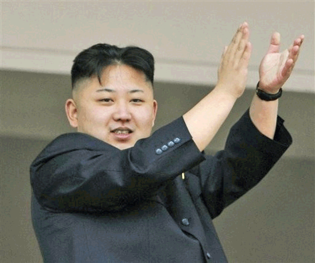 今天下午信宜北界8名村民大树下避雨遭雷击