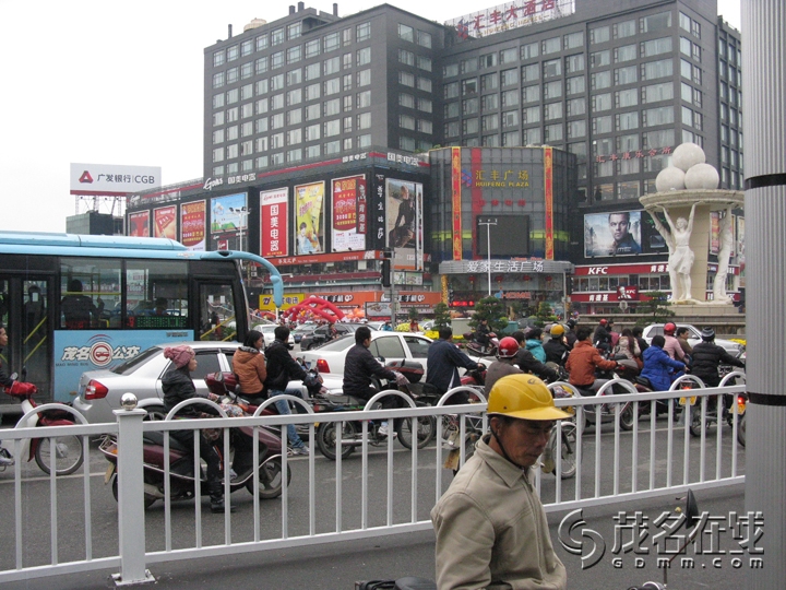 Ƭ 048.jpg