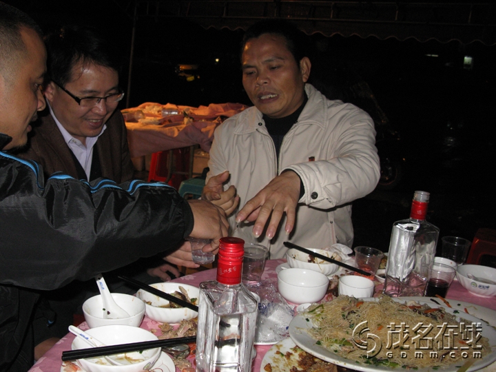 Ƭ 098.jpg