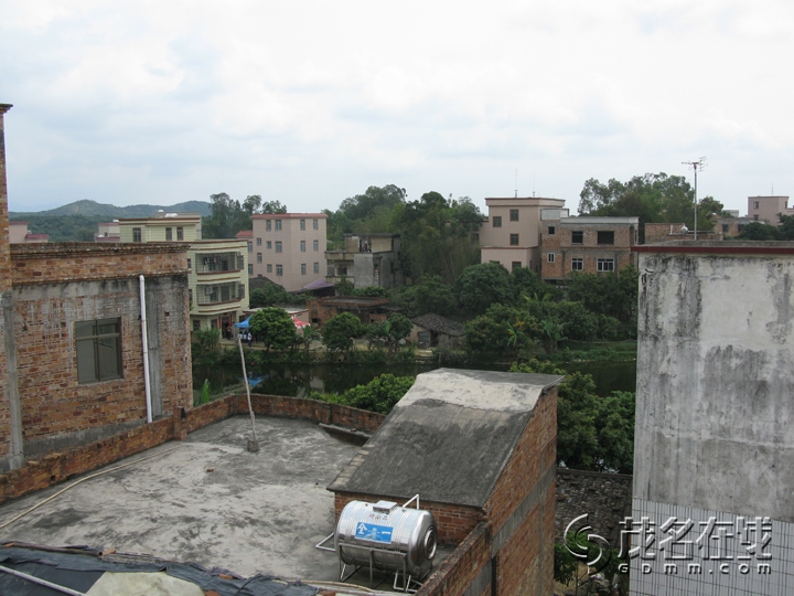 Ƭ 032.jpg