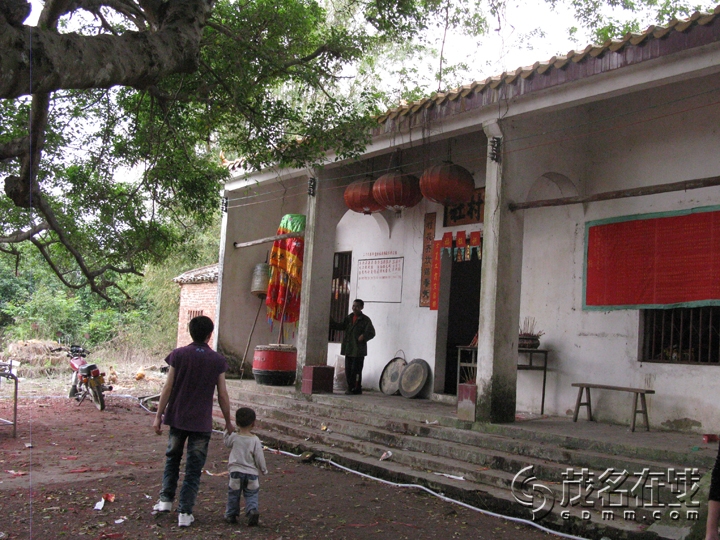 Ƭ 059.jpg