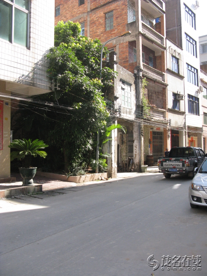 Ƭ 093.jpg