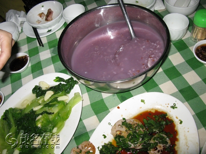 Ƭ 050.jpg