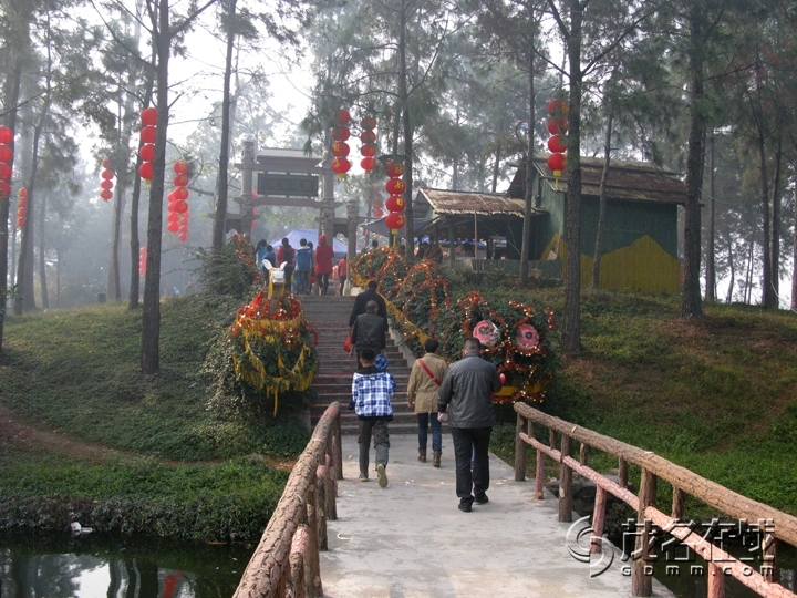 Ƭ 070.jpg