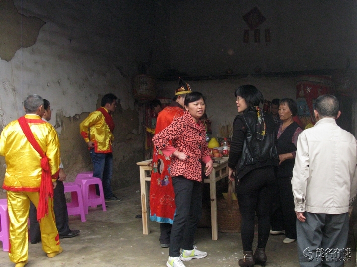 Ƭ 096.jpg