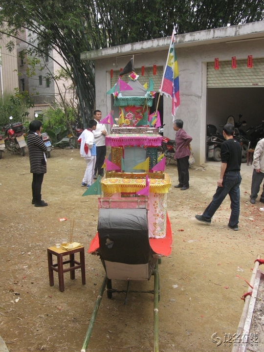Ƭ 109.jpg