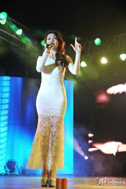 著名歌手影视三栖艺人,tvs《开心吧》女主角朱盈盈mia 正式签约纳尼