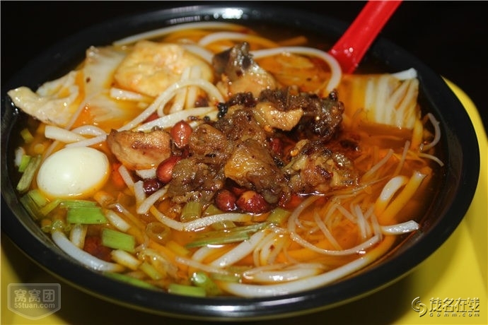 喜欢吃重庆酸辣粉,沙煲粉,绵绵冰,糖水的亲们可以光顾本小店!谢谢!