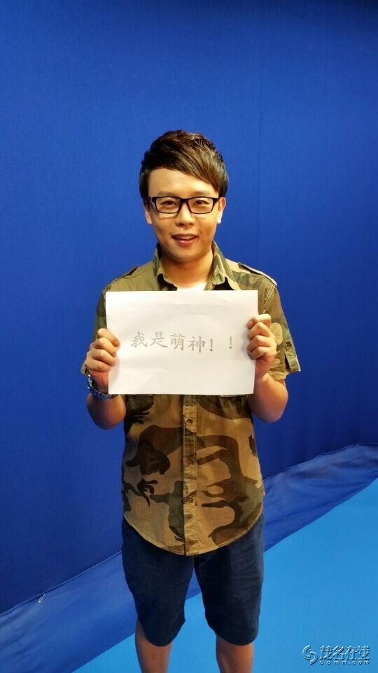 《dv现场》主持人,记者【脸萌】大征集!