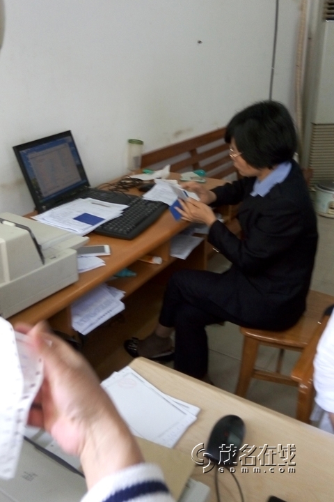 P50414-110621.jpg