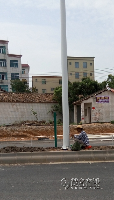 P50423-102721.jpg