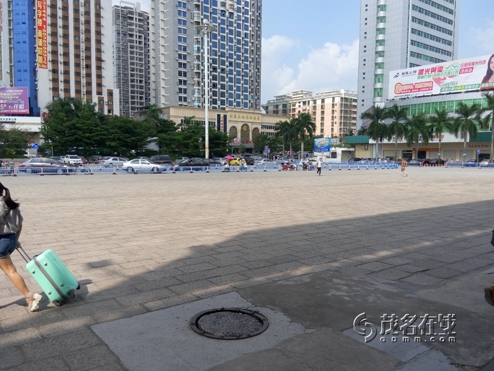 P50928-145109.jpg