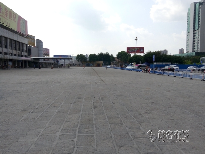 P50928-145307.jpg