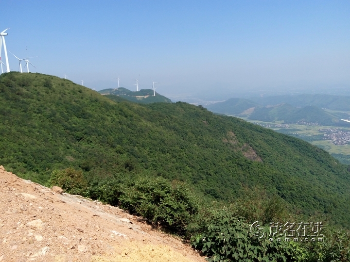 P51017-121436.jpg