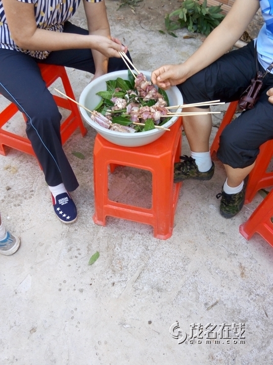 P51017-165328.jpg