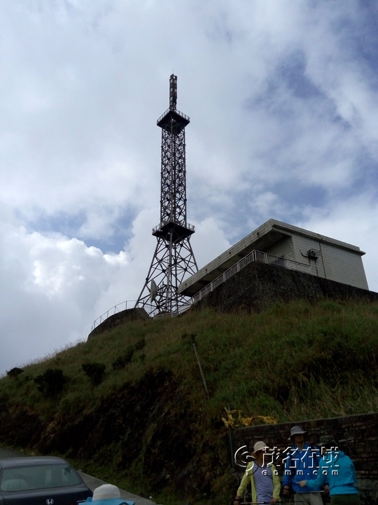 P51025-140412.jpg
