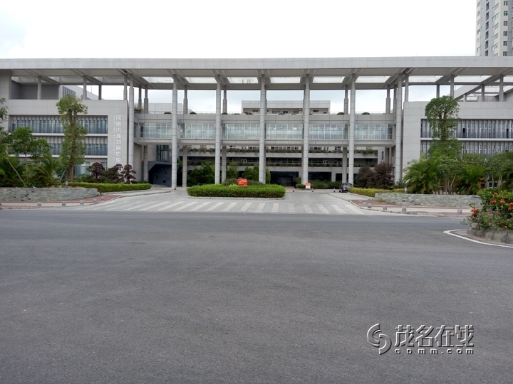 P51107-151335.jpg