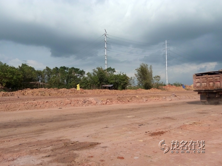 P51107-152229.jpg