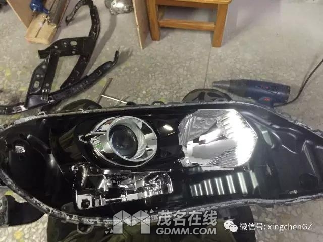 9671158.jpg