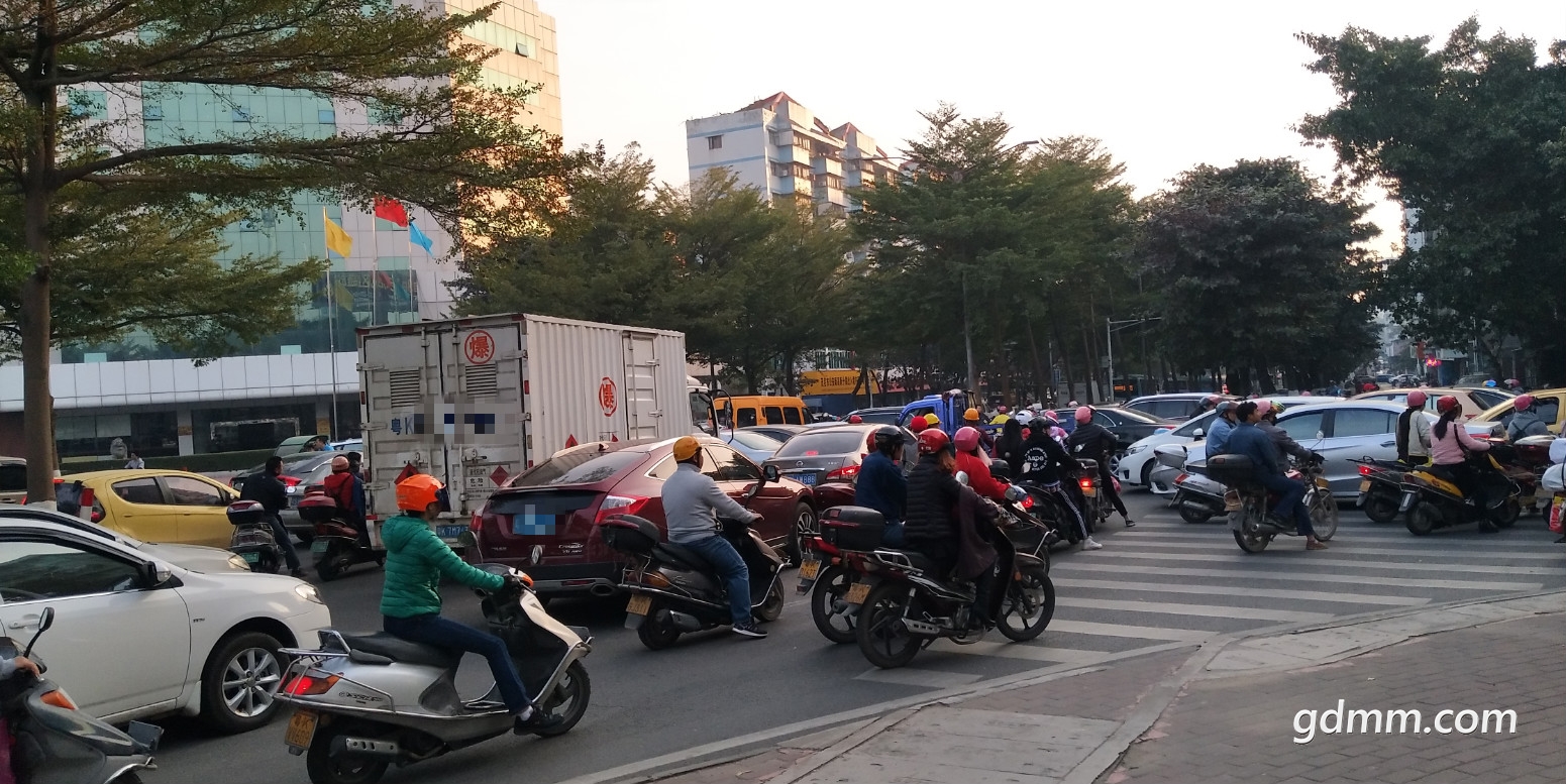 174832r3ecccxhoeh55xyz_meitu_1.jpg