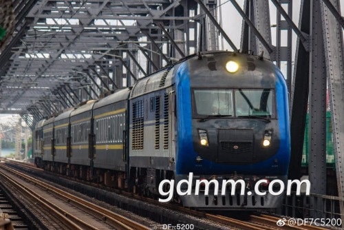 img-d378052e0fcdc44a8c9ef4ddf9afab17.jpg