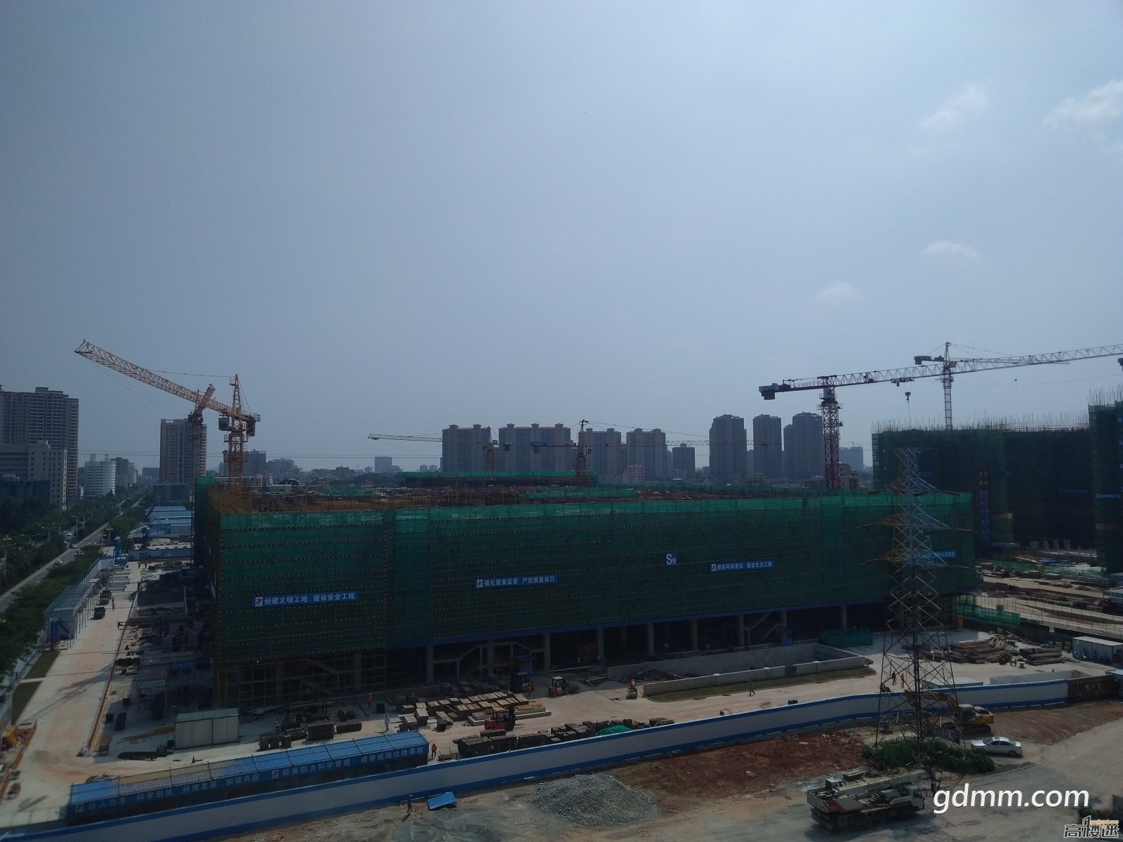210449d08n015ailex21is.jpg