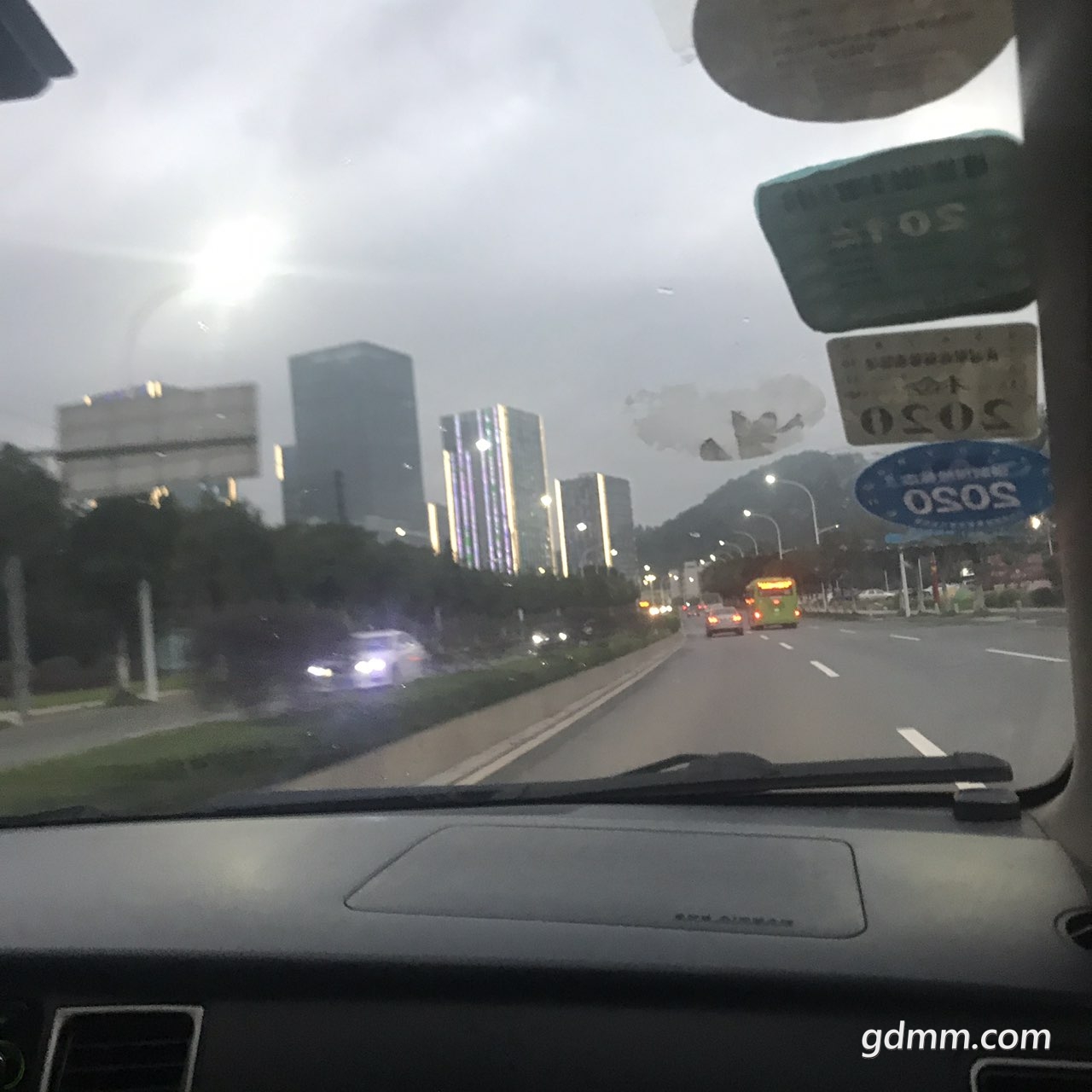2019042032719741555758100349533.jpg