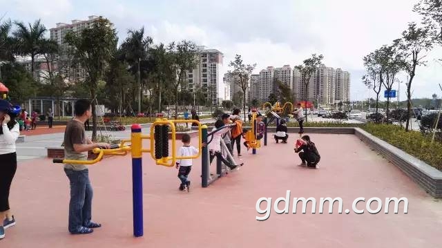 640QWGNTDM4.jpg