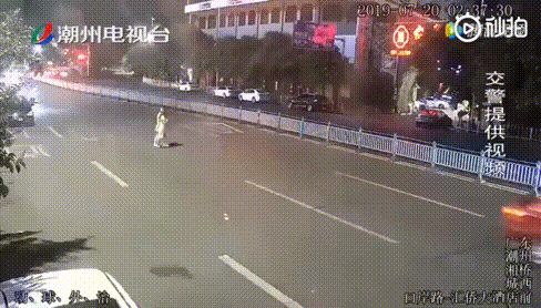 2019083132685651567221135870429.gif