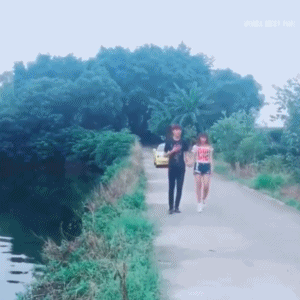2019091532685651568505530907.gif