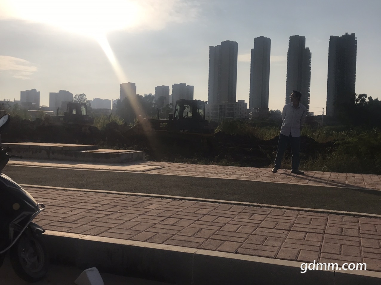 FoNind1TyAjKUkZ_t4cI7hOoQ8dv.jpg