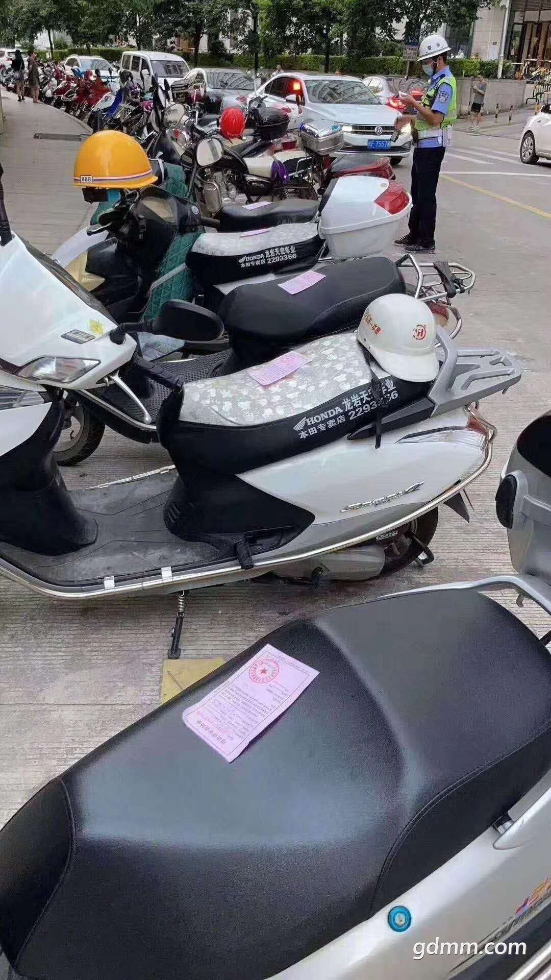 000.jpg