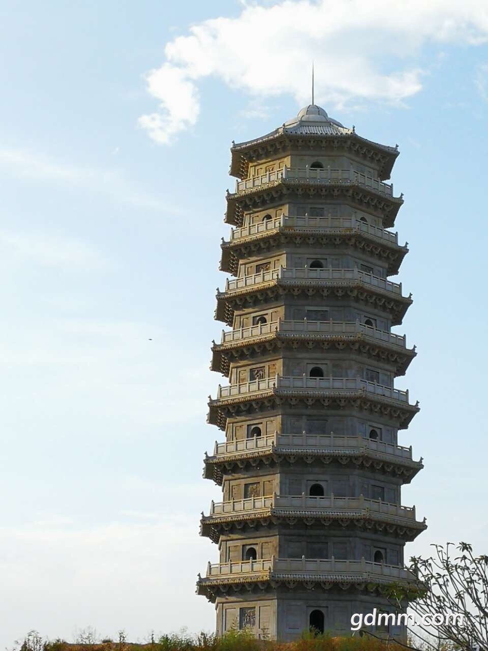 front1_FsfQCA7mQKpCnHysJeaLCdpc0ZYx.jpg