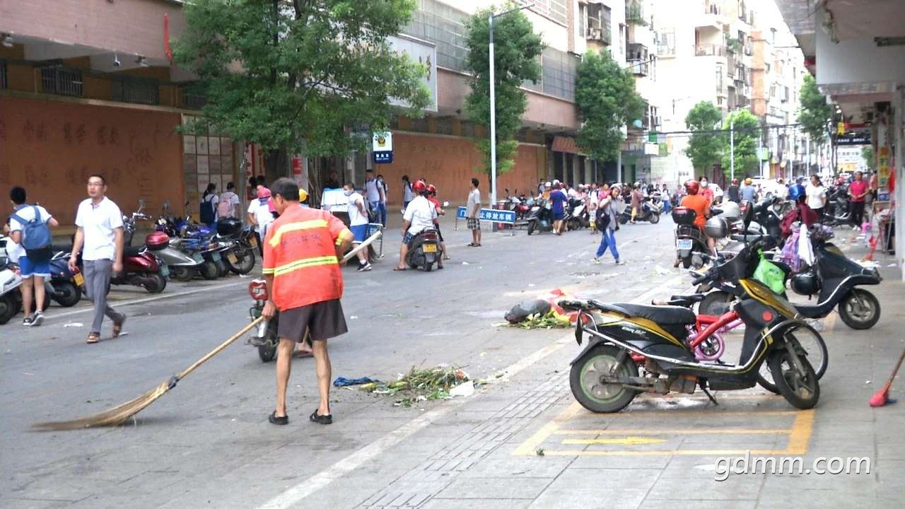 front2_FsrH1nyqt2JLmCn-p6j59mMlBIKf.jpg