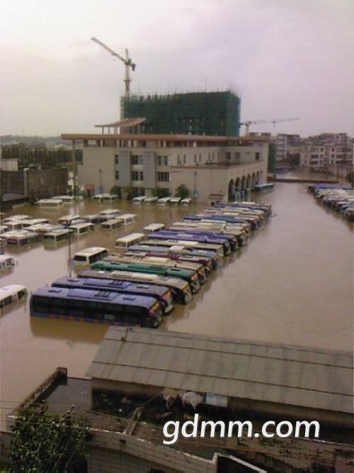front1_0_Fr-3kaHtPYwWdzYKu4pye1zoVG57.jpg