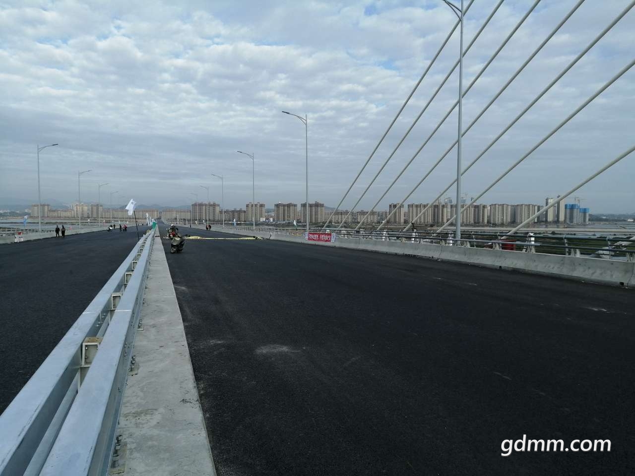 front2_0_Fiiam1-CjualzqMZiHlaSQbxYacI.1608971281.jpg
