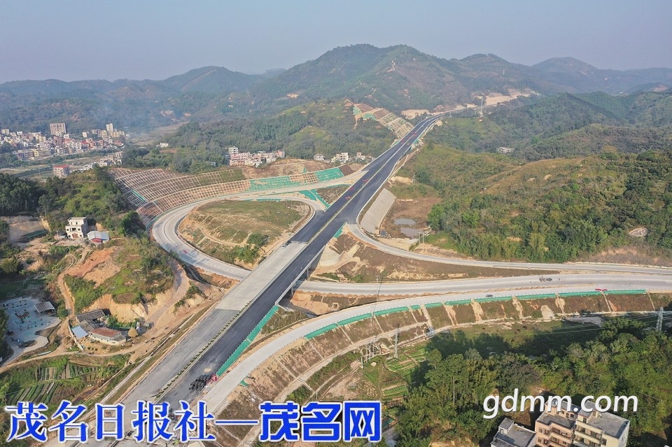 6d22fce19bacf36ef884a5759bf9881f.jpg