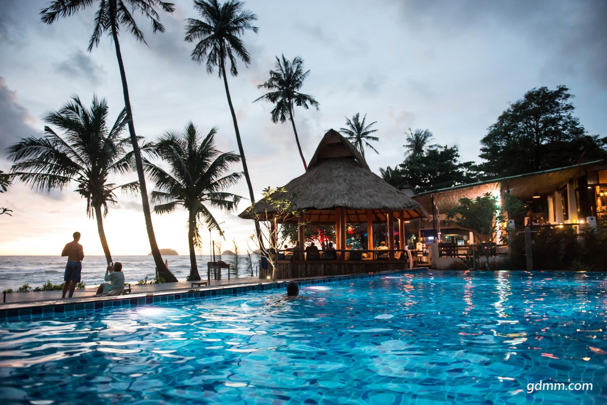 src=http://pix6.agoda.net/hotelImages/286/286164/286164_16100615290047496140.jpg.jpg