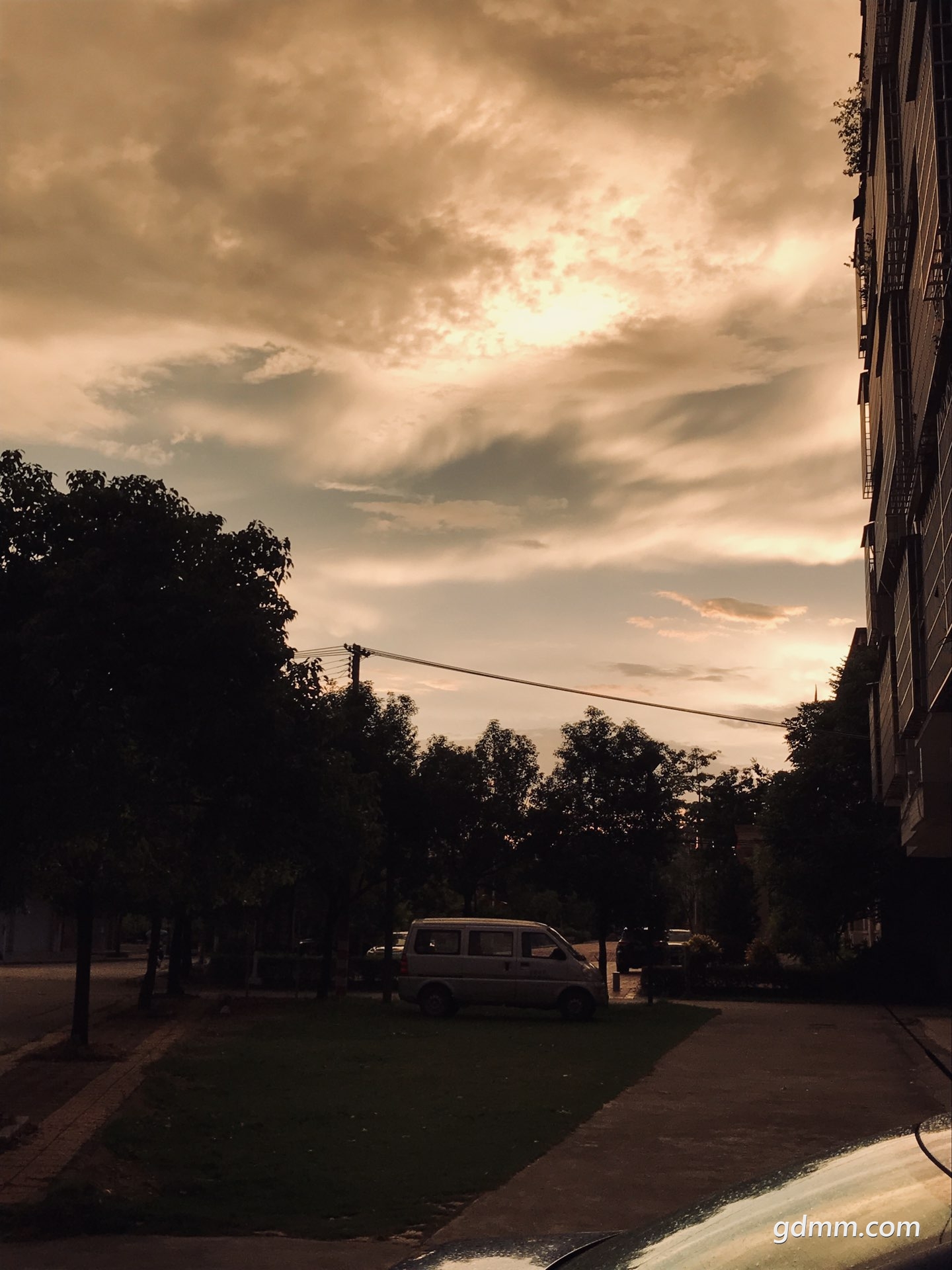 front1_0_FjxvZAvH1RHSozT-IpCRa6D-VXMC.1631874554.jpg