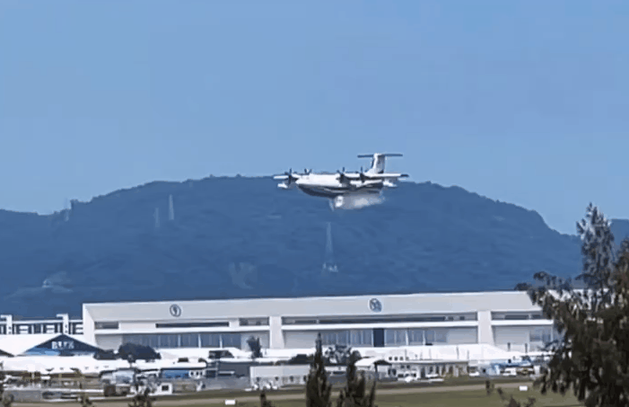 165605wdq1iihidh08hieh.gif
