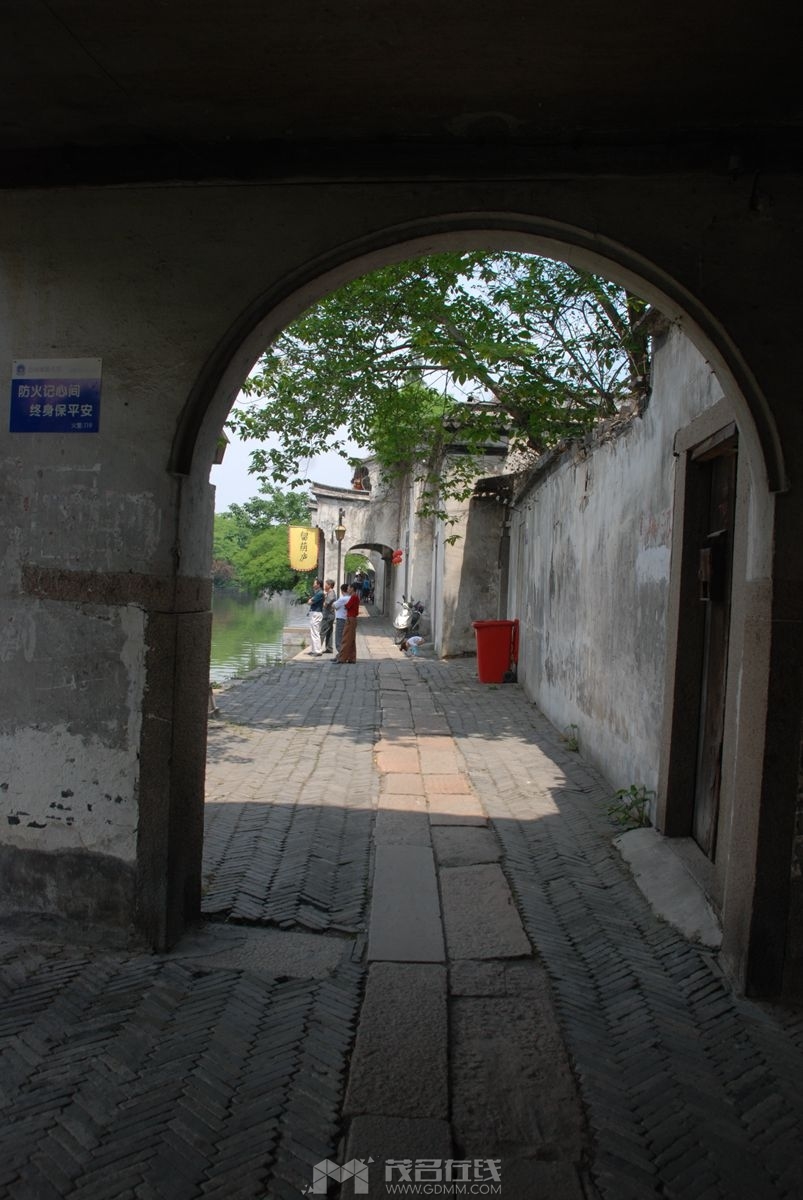 128.jpg