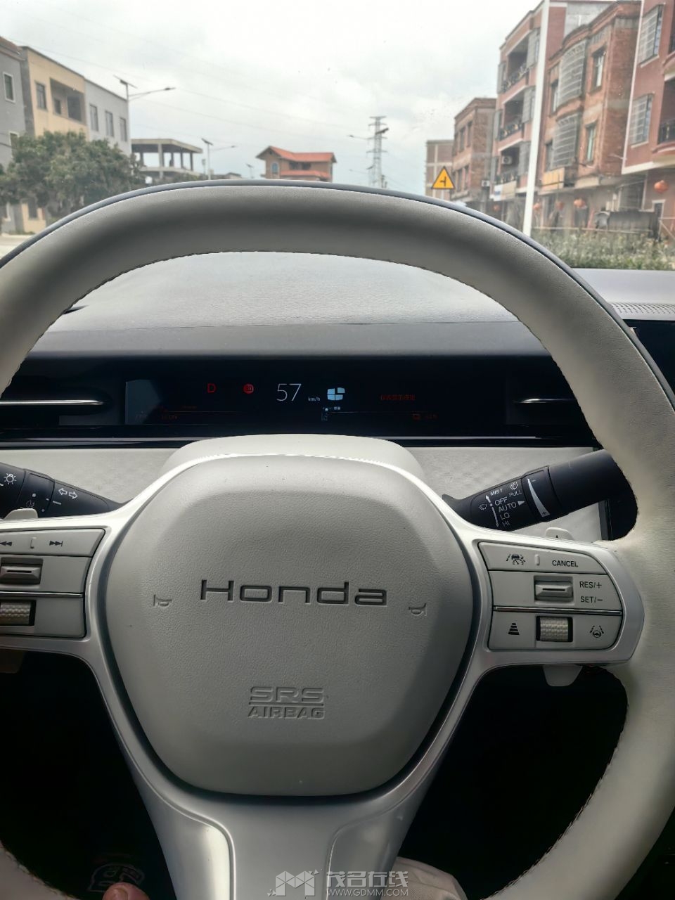 20250916112848front2_0_3344006_FmPuj7njcL7sNRDviJb1TqMHF4qr.jpg